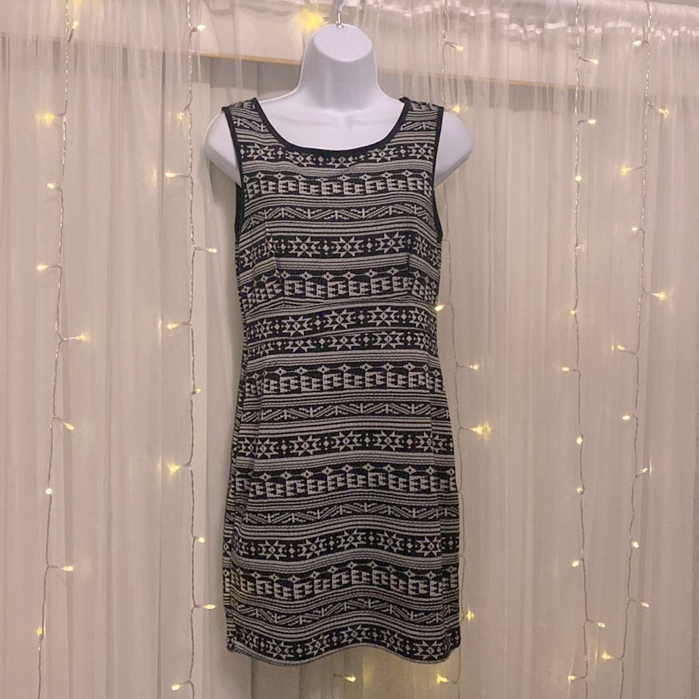 Black and white Bohemian design mini dress.